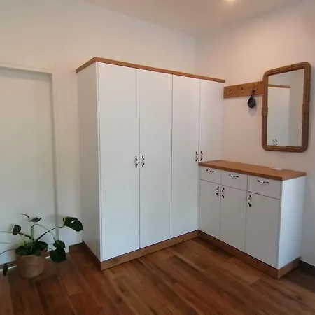 Mares - 20 M From The * 布雷拉