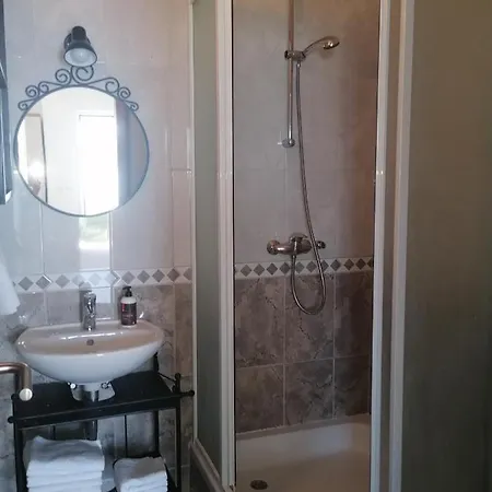 Διαμέρισμα Mares - 20 M From The