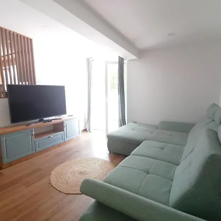 Mares - 20 M From The Apartment